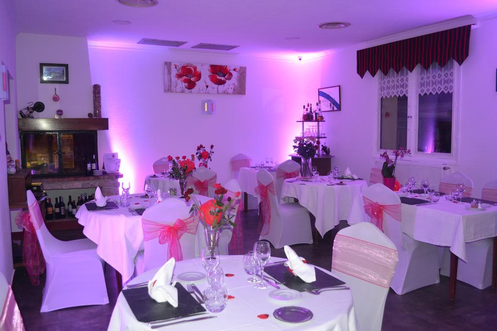 Hotel Restaurant La Braisiere Saint-Romain  Exteriör bild